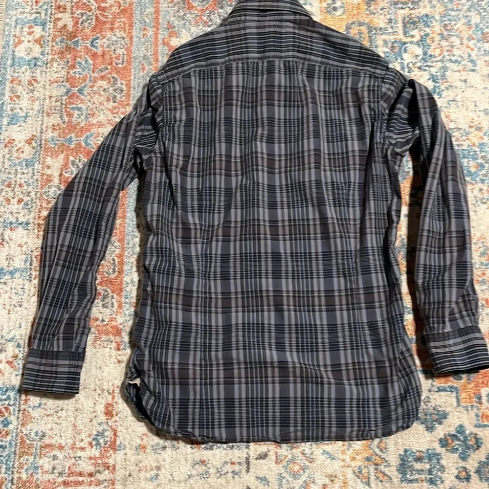 Banana Republic blue/grey plaid two-pocket button-up shirt